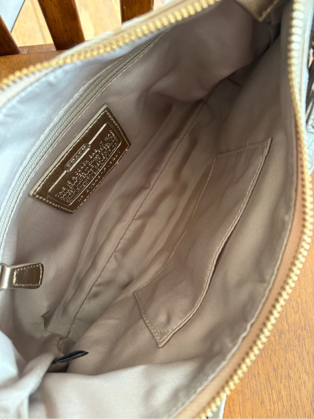 Coach logo handbag - Picture 2 of 2